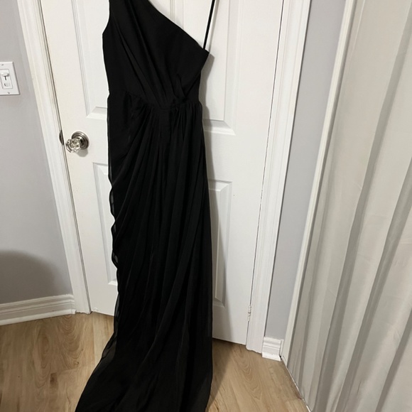 Fame and Partners Odessa Gown - Picture 2 of 6